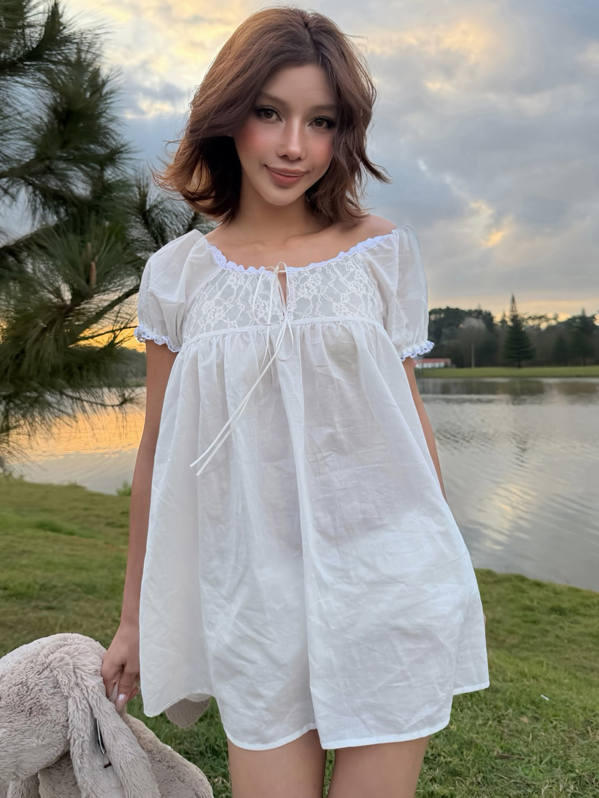 Weißes schulterfreies Spitzen- – Off Shoulder Puff Sleeve Sundress Bewertung und Preis